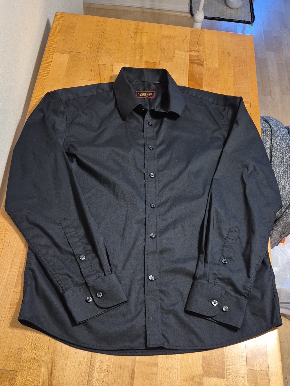 Luxurious Wear Comfortable Black Long Sleeve Button-up Shirt